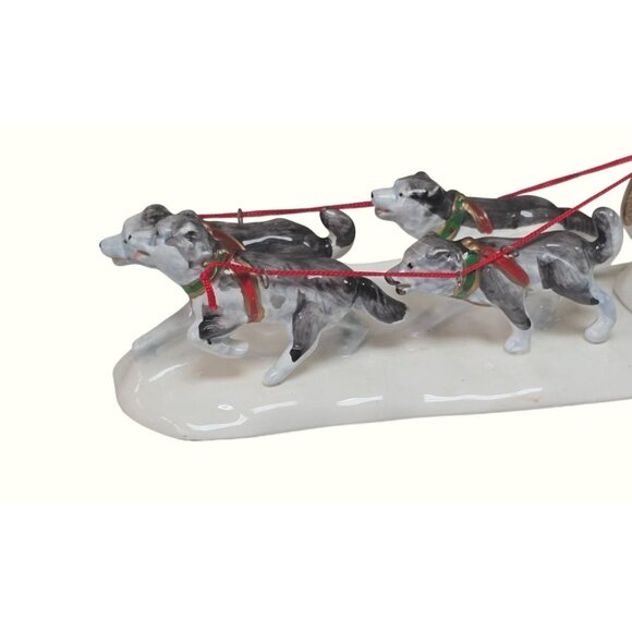 Department 56 Snow Village Carnival King & Queen Accessory - Picture 5 of 13